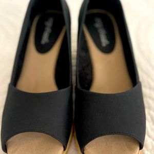 Black Peep toe wedge heel in 10W
